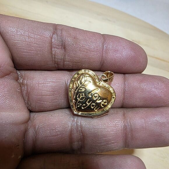 sterling silver 925 Gold Washed Heart Shaped Locket Pendant Weighs 5 Grams - Picture 3 of 8